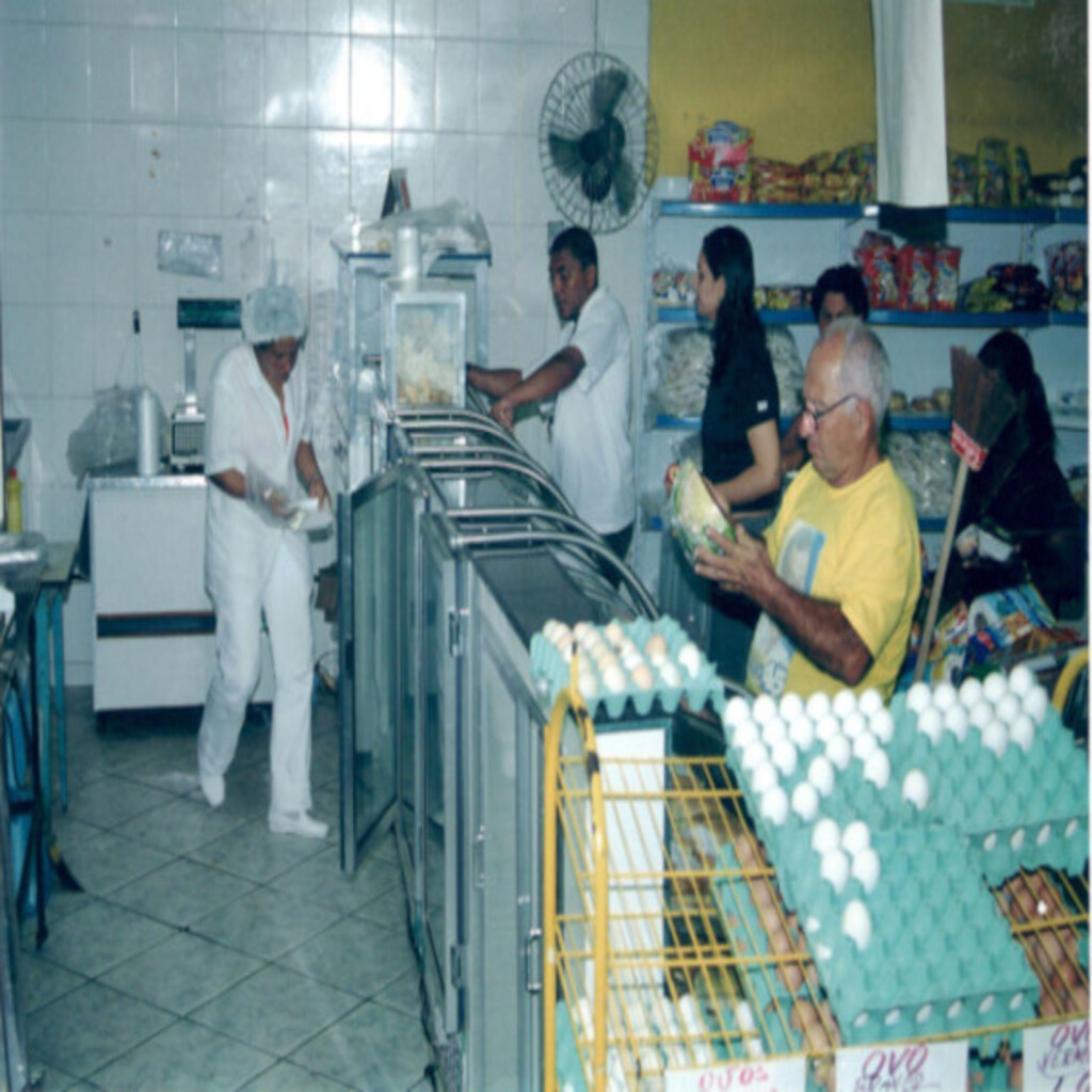 Foto da seção de laticínios do supermercado